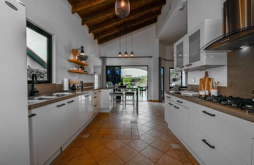 Noord Villa | NEW Gorgeous Listing With Hot Tub& Golf Course View! in Tierra del Sol!