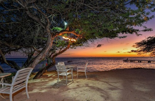 Savaneta House | NEW Listing - Beachfront Suite & Spacious Patio
