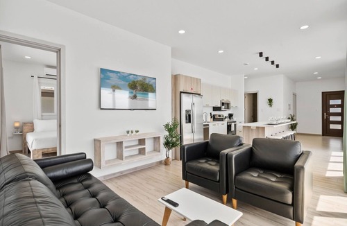 Oranjestad House | NEW Modern 3BR! Private pool! BBQ grill!