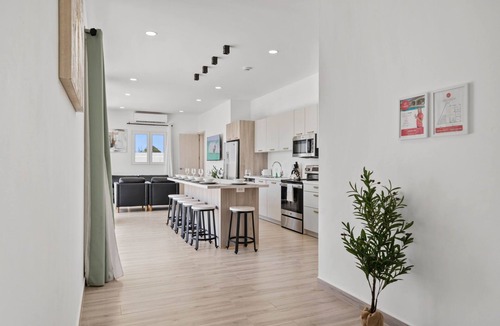Oranjestad House | NEW Modern 3BR! Private pool! BBQ grill!