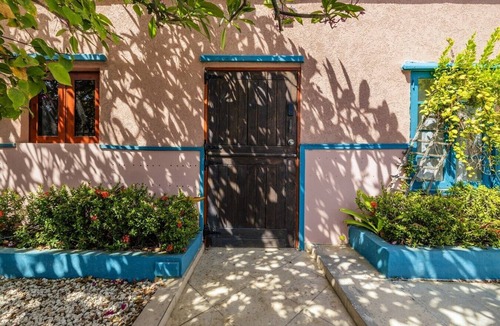 Savaneta House | NEW RENOVATION - Beachside Two-Bedroom Suite