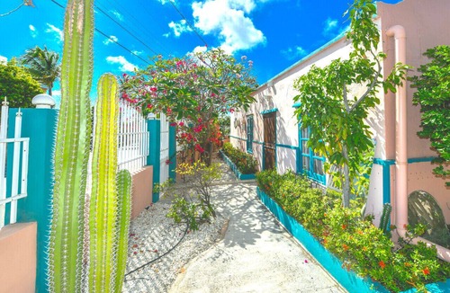 Savaneta House | NEW RENOVATION - Beachside Two-Bedroom Suite