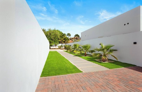 Bubali Apartment | NEW Studio w/Private Pool Patio Close to Beach