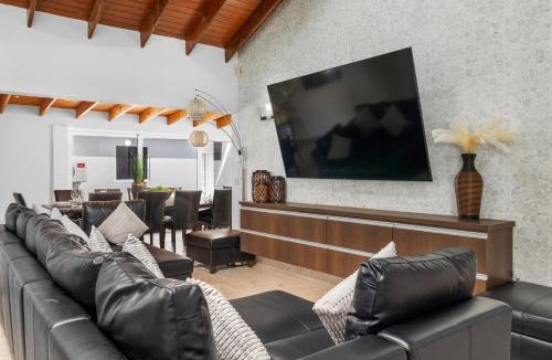 Opal Villa | NEW Tropical Indulgence Sotto del Sol 7BR by Bocobay
