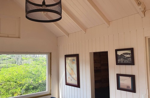 Paradera Cabin | NEW: Wine Cabin