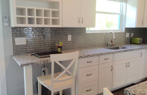 Spanish Wells House | Newer Beachside Home, Sleeps 6: only 2 min. walk to GORGEOUS BEACH!