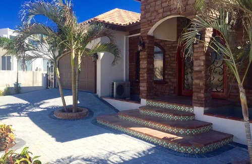 Opal House | Newer House With 4 Master Bedrooms And 5 Bath