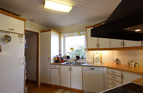 Vastra Frolunda Ski Chalet | Nice and comfortable villa on the historic Näset in Gothenburg's archipelago | SE08031
