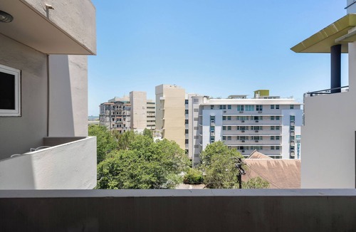 Miramar Apartment | Nice Balcony | Near La Placita | Free Parking | AC