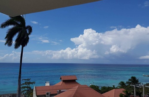 Montego Bay Apartment | Ocean View Studio . 5th Floor MBC Resort
