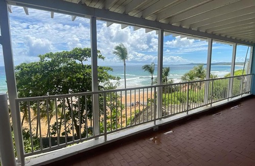 La Pared Apartment | Oceanfront 2BR Apartment near El Yunque in Luquillo