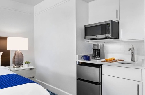 Palm Beach Resort | Oceanfront - Studio - Marriott's Aruba Ocean Club - Full Resort Access