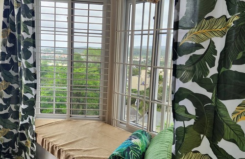 Ocho Rios Apartment | OCEANVIEW GRANDE 3BR: Walk To Town and Beach Max 6 Guests