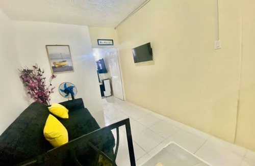 Boscobel Apartment | OceanView + Pool Near Ocho Rios Washer +Pool Table