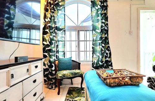Ocho Rios Apartment | Oceanview! Walk to town and beach-PAYMENT REQUIRED TO RESERVE