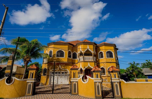 Tower Isle House | Ocho Rios/Tower Isle King Suite/Balcony/Jacuzzi/Pool/Private Chef/Airport Svc.