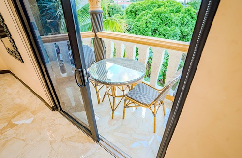 Tower Isle House | Ocho Rios/Tower Isle King Suite/Balcony/Jacuzzi/Pool/Private Chef/Airport Svc.