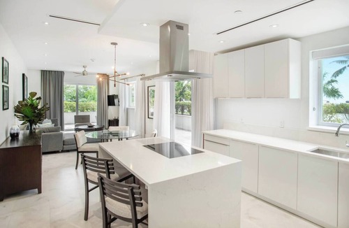 Nassau Apartment | One Cable Beach