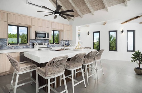 Venetian Road Settlement Villa | Opaline Villa 2Br 1Bath Ocean Front Luxury
