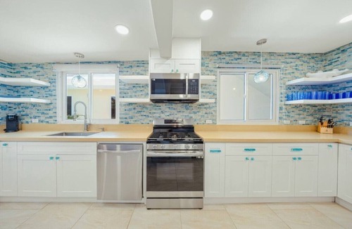 Palm Beach Villa | Palm Beach 8BR Villa | Beach Vibe by Bocobay