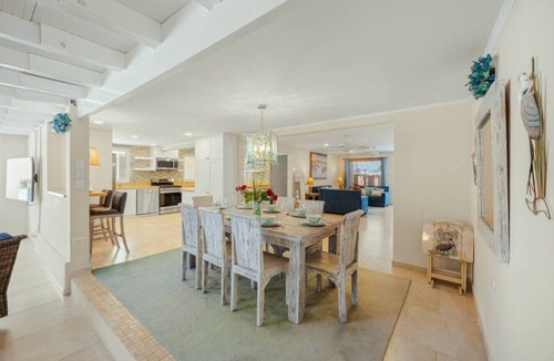 Palm Beach Villa | Palm Beach 8BR Villa | Beach Vibe by Bocobay