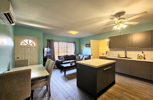 Washington Condo | Palm Beach Condo, Newly Renovated, Walk to Beach and Hotels