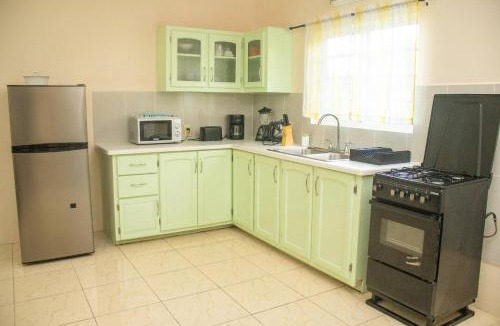 Saint John Parish Apartment | Paradis Des Palmiers 4 Gorgeous 2-bedroom flat