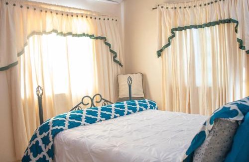 Saint John Parish Apartment | Paradis Des Palmiers 4 Gorgeous 2-bedroom flat