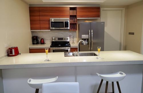 Saint Andrew Apartment | Paradise Haven at 20 South. Luxurious 1 bedroom apartment in safe complex.