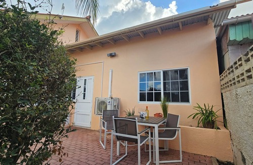 Oranjestad House | Paradise Nest