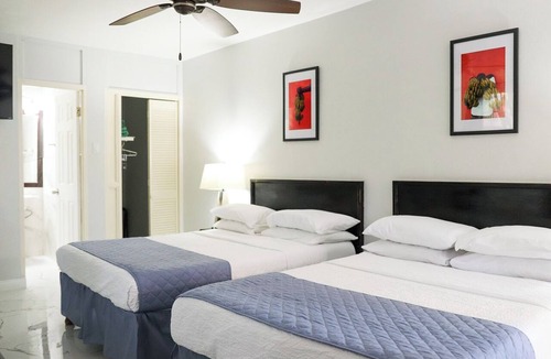 West End Hotel | Paradise on the Rocks - Double Beds Suite #1