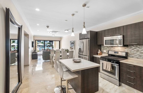 Washington Condo | PC103 - easy Pool Access - Perfect for family or group - Close to Palm Beach - 2BR
