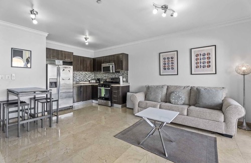 Washington Condo | PC206 - Pool View - 1BR Perfect for a couple - Close to Palm Beach - 1BR
