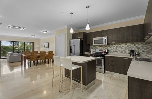 Washington Condo | PC209 - Pool View - Perfect for families or group - Close to Palm Beach - 2BR