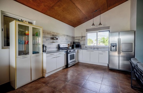 Savaneta House | Peaceful 3BR Retreat near Baby Beach with full A/C