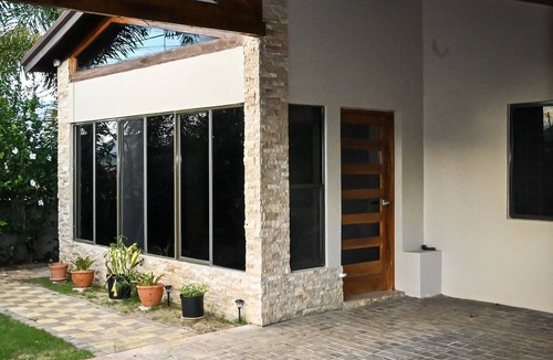 Silver Sands House | Peaceful getaway just 5 minutes to the beach