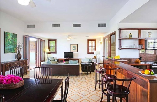 Leeward Settlement House | Pelican Paradise