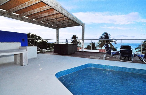 Parque Apartment | PentHouse Ocean views, Top-Roof Pool,10 Steps to Beach, Groups, max.9 2bed/2bath