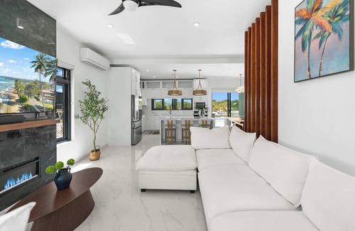 Long Bay Hills Villa | Pet-Friendly Villa, Pool, Fire Pit, BBQ & Patios