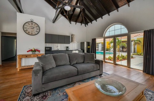 Santa Cruz House | Picaron Villas in Santa Cruz
