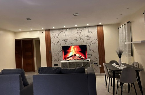 Alma Rosa Apartment | Pink Tower. Cozy and quiet. 15 minutes from Airport