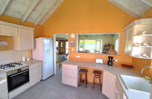 Morne Rouge House | Pinquin Cottage Amazing views, two beaches & 15 mins drive to shops/restaurants