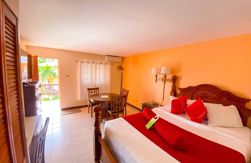 Calliste Hotel | Point Salines Hotel