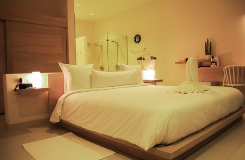 El Batey Hotel | Pool Suite - Luxury Hotel Boutique Casa 22 - South Beach