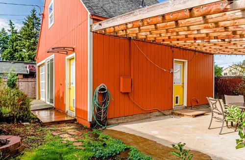 Woodstock House | Portland Urban Lodge, Quiet, Walkable, Near