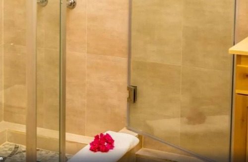 Runaway Bay Resort | Premium triple, multiple beds, garden views