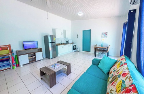 Opal Condo | PRIME LOCATION - 3 min from Ritz Carlton, Fast Wifi!