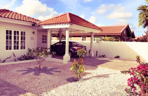 Wayaka Villa | Private 3 Bedroom/3 bath Aruba Getaway Villa