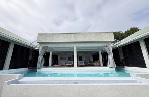 Spring Estate Villa | Private 4BR Villa with Wraparound Pool, Rooftop Lounge & Ocean Views