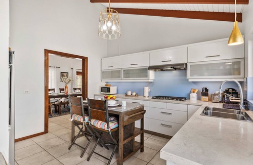 Moko House | Private Pool · BBQ · Gorgeous Pool